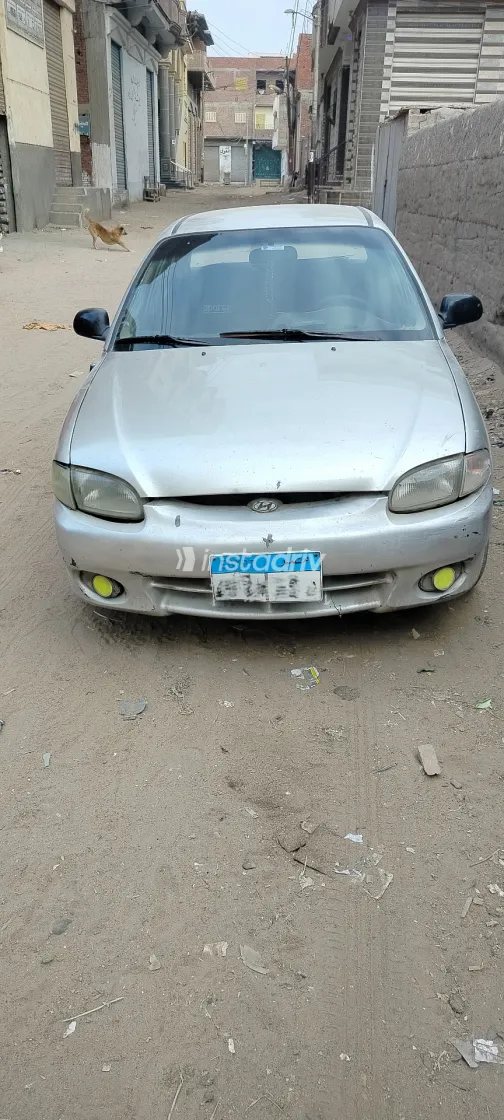 Hyundai Accent 2000 White Used for Sale - 3