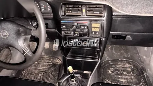 اوبل فيكترا 1995 أبيض مستعملة للبيع - 5