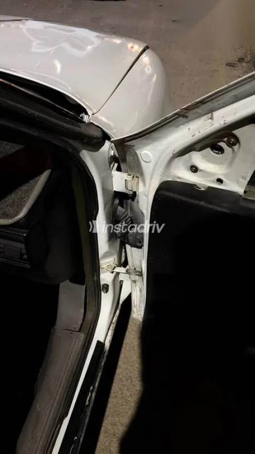 اوبل فيكترا 1995 أبيض مستعملة للبيع - 6