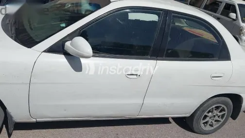 Daewoo Nubira 1998 White Used for Sale - 1