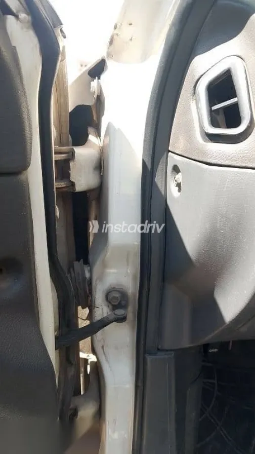 Daewoo Nubira 1998 White Used for Sale - 5