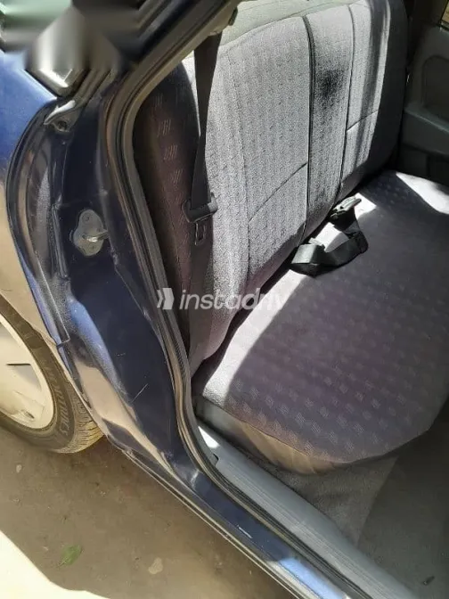 اوبل فيكترا 1995 أزرق غامق مستعملة للبيع - 7