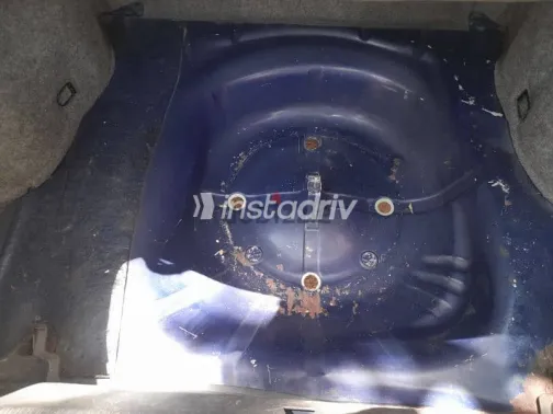 اوبل فيكترا 1995 أزرق غامق مستعملة للبيع - 9