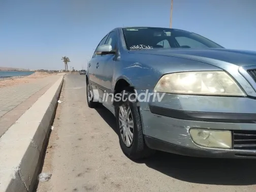 سكودا اوكتافيا A5 2005 بترولي مستعملة للبيع - 1