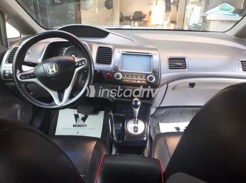 هوندا سيفك 2010 أبيض مستعملة للبيع - 7