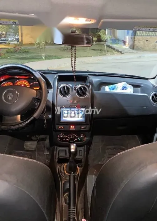 رينو داستر 2018 أزرق غامق مستعملة للبيع - 3