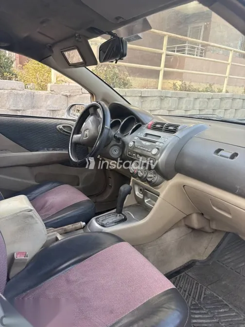 هوندا سيتى 2005 فضي مستعملة للبيع - 4