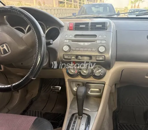 هوندا سيتى 2005 فضي مستعملة للبيع - 6