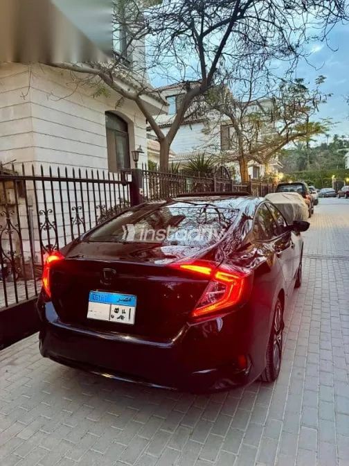 هوندا سيفك 2018 أسود مستعملة للبيع - 4