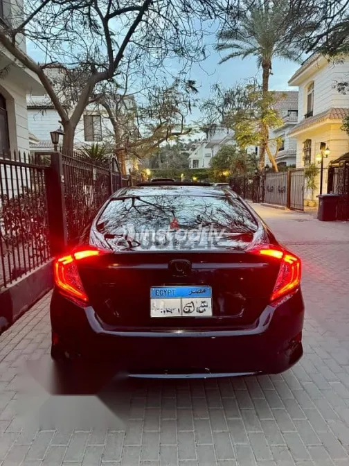 هوندا سيفك 2018 أسود مستعملة للبيع - 5