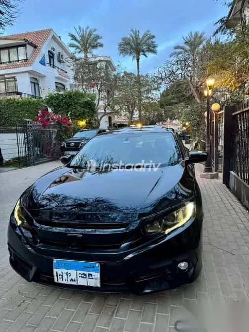 هوندا سيفك 2018 أسود مستعملة للبيع - 7