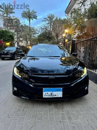 هوندا سيفك 2018 أسود مستعملة للبيع