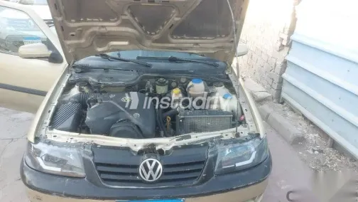 فولكس فاغن بوينتر 2005 ذهبي مستعملة للبيع - 7