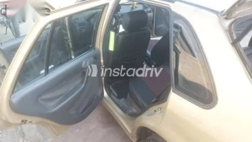 فولكس فاغن بوينتر 2005 ذهبي مستعملة للبيع - 9