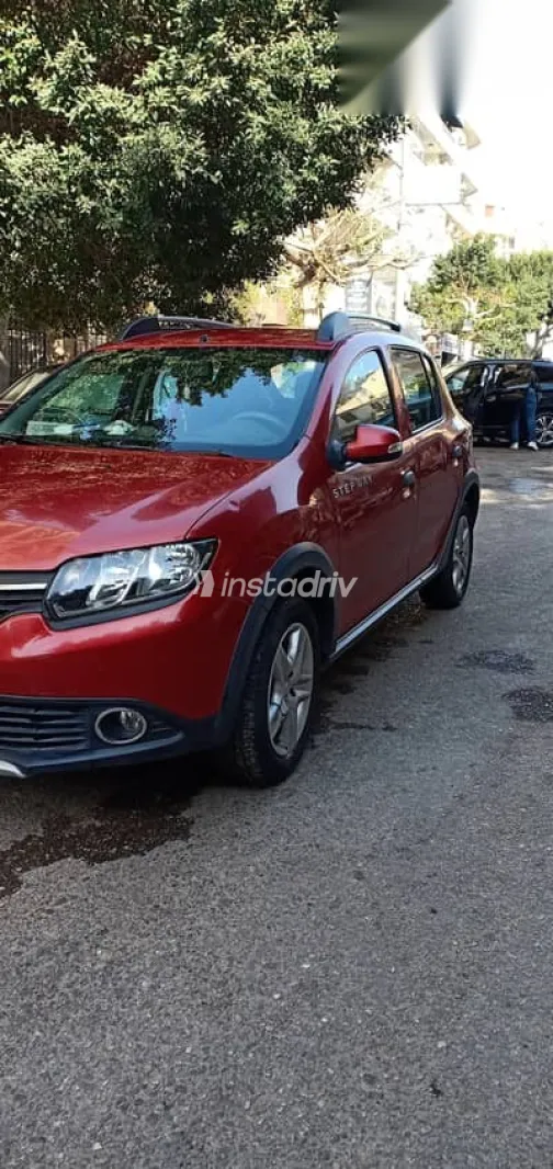 رينو سانديرو 2016 أحمر مستعملة للبيع - 1