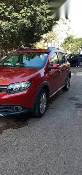 رينو سانديرو 2016 أحمر مستعملة للبيع