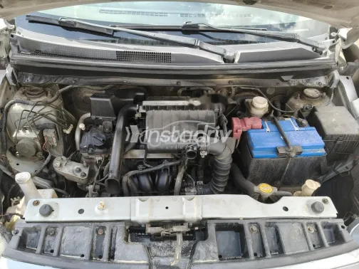 ميتسوبيشي اتراج 2014 فضي مستعملة للبيع - 9