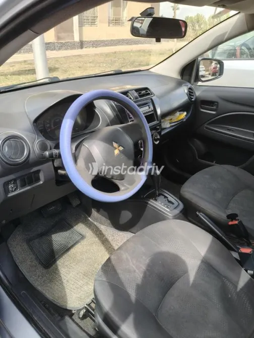 ميتسوبيشي اتراج 2014 فضي مستعملة للبيع - 10