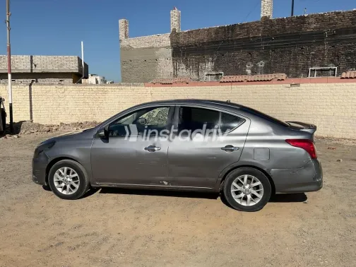 نيسان صنى 2018 أبيض مستعملة للبيع - 6