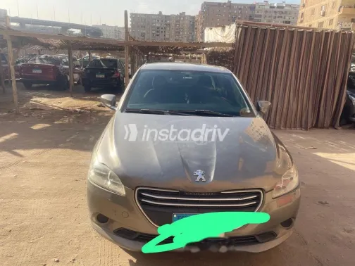 Peugeot 301 2014 Gold Used for Sale - 1