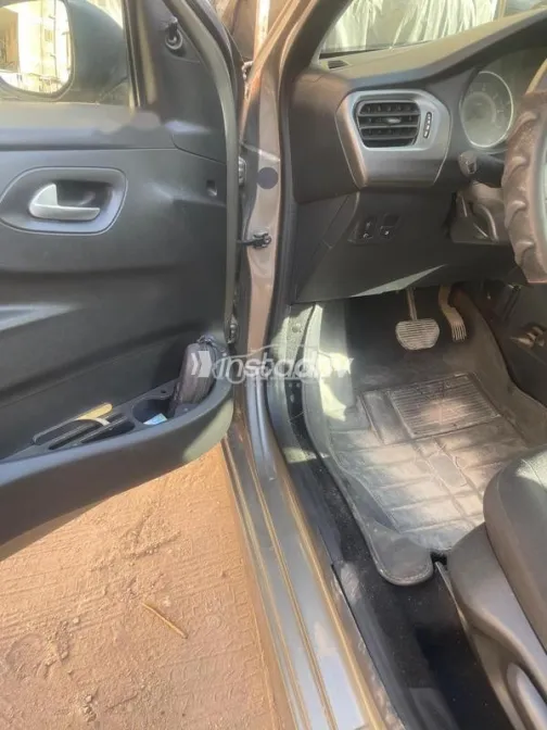 Peugeot 301 2014 Gold Used for Sale - 3