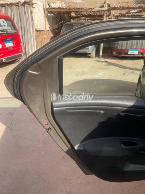 Peugeot 301 2014 Gold Used for Sale - 6