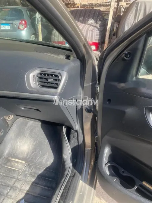 Peugeot 301 2014 Gold Used for Sale - 10