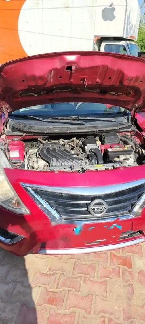 نيسان صنى 2022 أحمر غامق مستعملة للبيع - 3