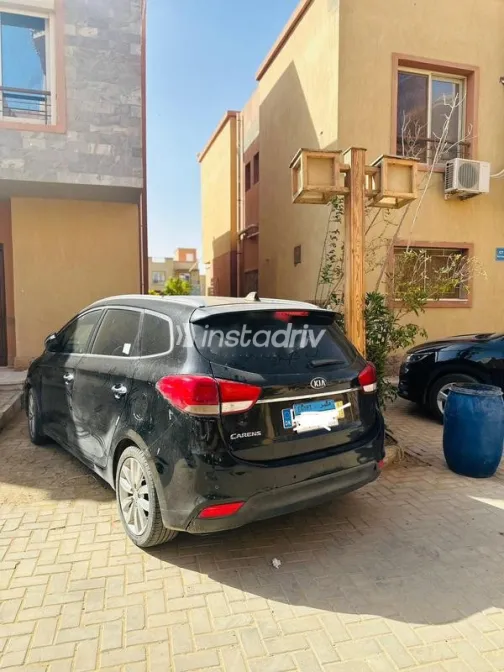 Kia Carens 2015 Black Used for Sale - 2