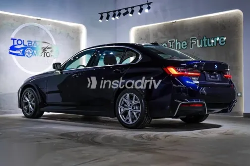 بي ام دبليو I3 2026 أزرق غامق جديدة للبيع - 4