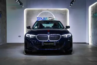 بي ام دبليو I3 2026 أزرق غامق جديدة للبيع