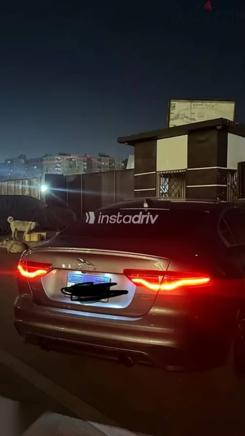 جاكوار XE 2020 رمادي مستعملة للبيع - 2