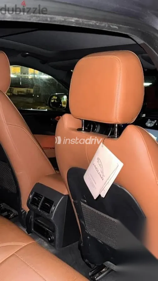 جاكوار XE 2020 رمادي مستعملة للبيع - 4