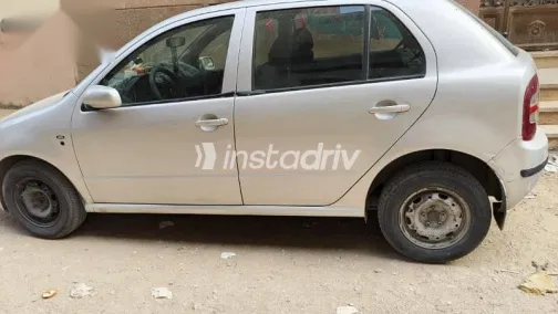 سكودا فابيا 2002 فضي مستعملة للبيع - 4