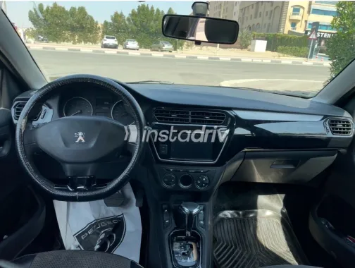 بيجو 301 2022 أبيض مستعملة للبيع - 1