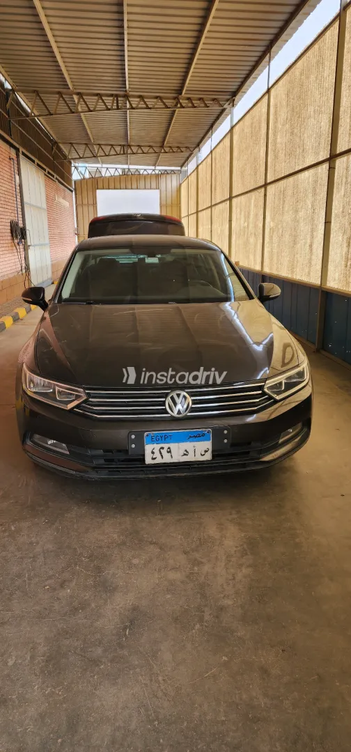 فولكس فاغن باسات 2018 أبيض مستعملة للبيع - 4