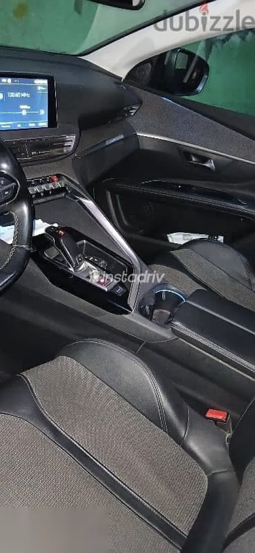 Peugeot 5008 2020 Gray Used for Sale - 4