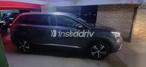 Peugeot 5008 2020 Gray Used for Sale - 6