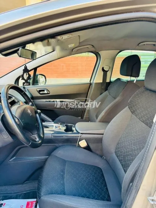 بيجو 3008 2017 ذهبي مستعملة للبيع - 2