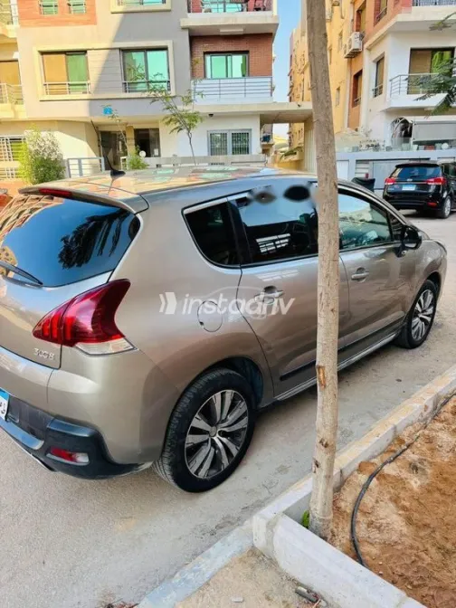 بيجو 3008 2017 ذهبي مستعملة للبيع - 5