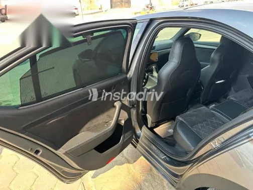 سكودا سوبيرب 2022 رمادي مستعملة للبيع - 6