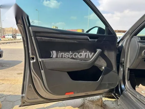 سكودا سوبيرب 2022 رمادي مستعملة للبيع - 8