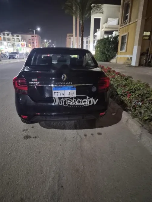 Renault Logan 2022 Black Used for Sale - 5