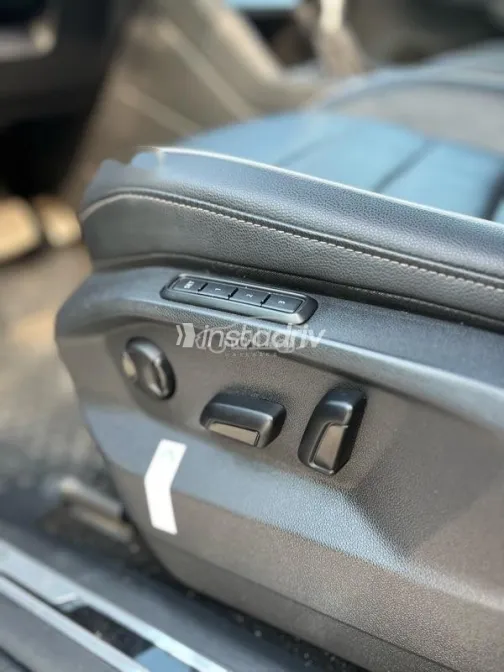 Volkswagen Tiguan 2023 Black Used for Sale - 10