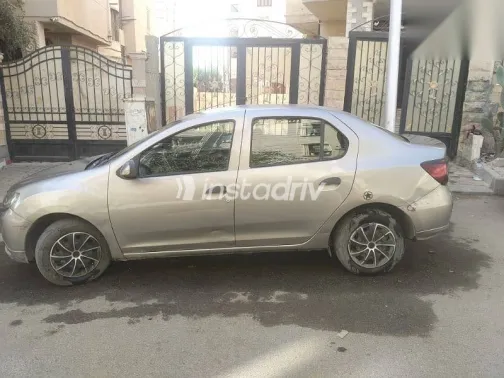 Renault Logan 2015 Gold Used for Sale - 2