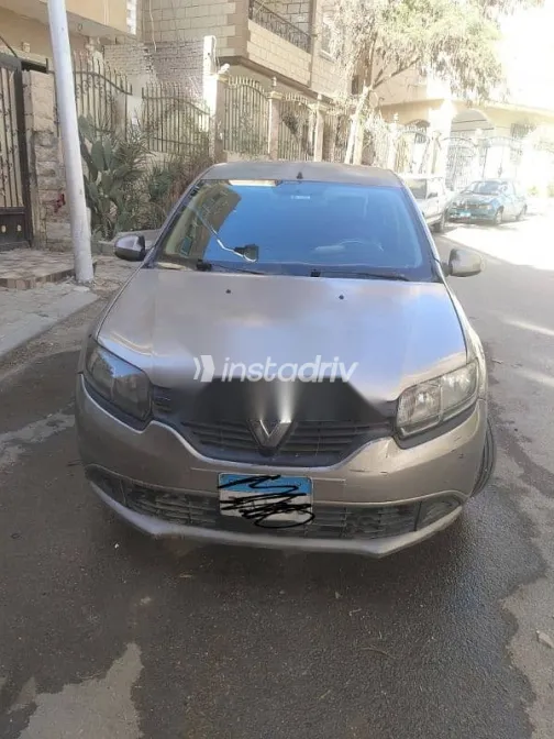 Renault Logan 2015 Gold Used for Sale - 4