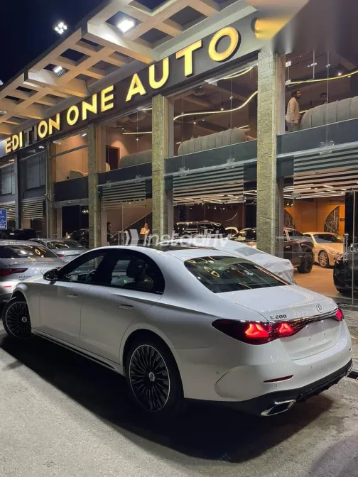 مرسيدس E 200 2026 أبيض جديدة للبيع - 4