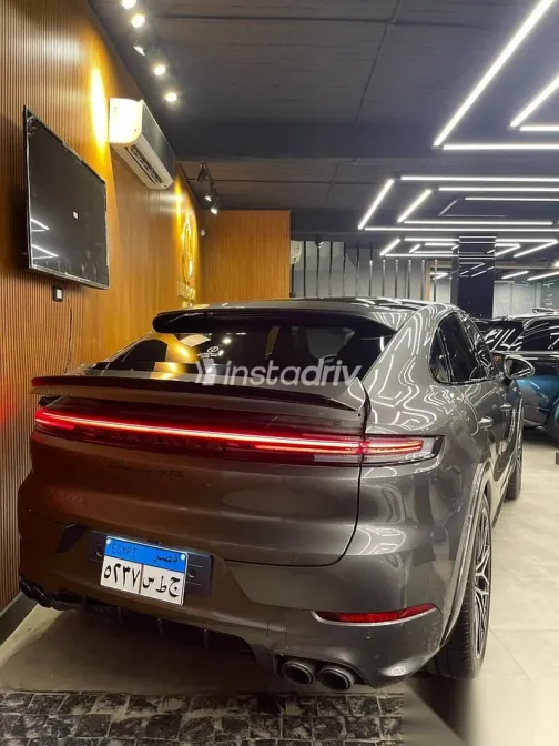Porsche Cayenne 2025 Gray Used for Sale - 2
