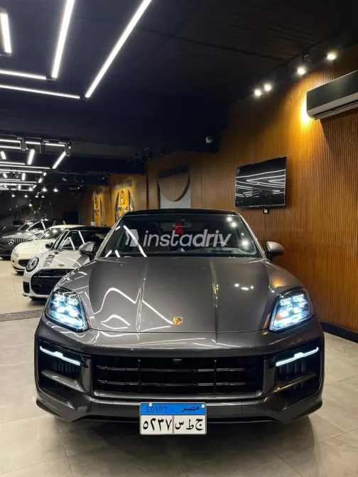 Porsche Cayenne 2025 Gray Used for Sale - 3
