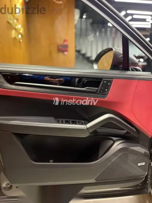 Porsche Cayenne 2025 Gray Used for Sale - 7